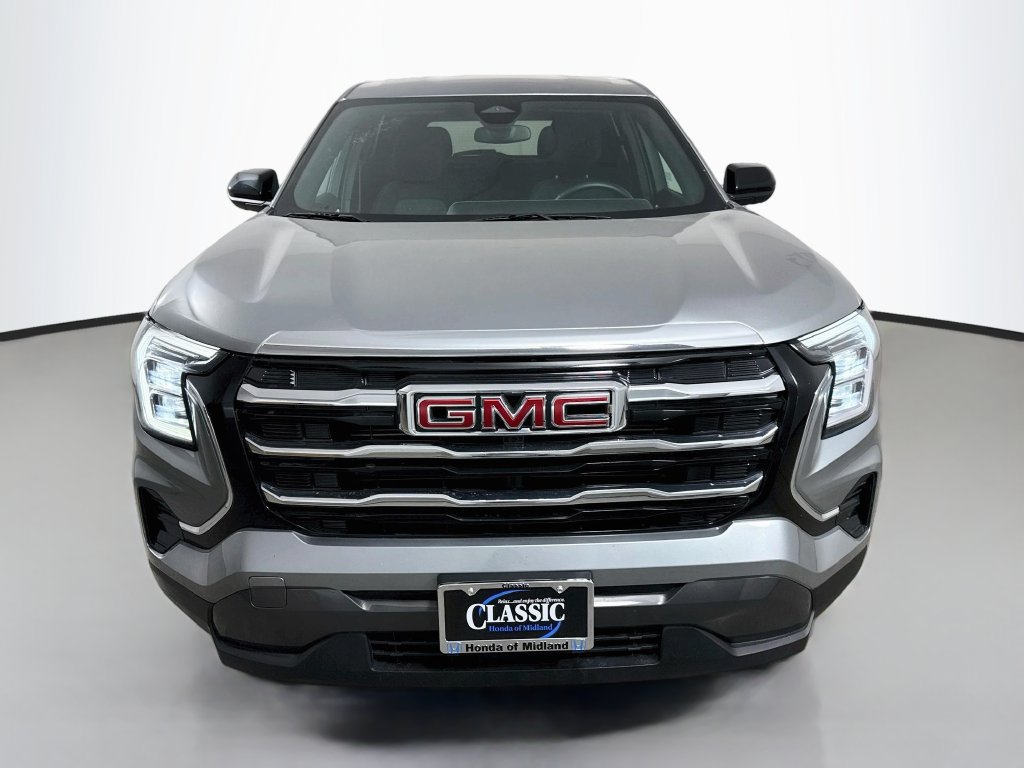 Used 2025 GMC Terrain Elevation FWD image 2
