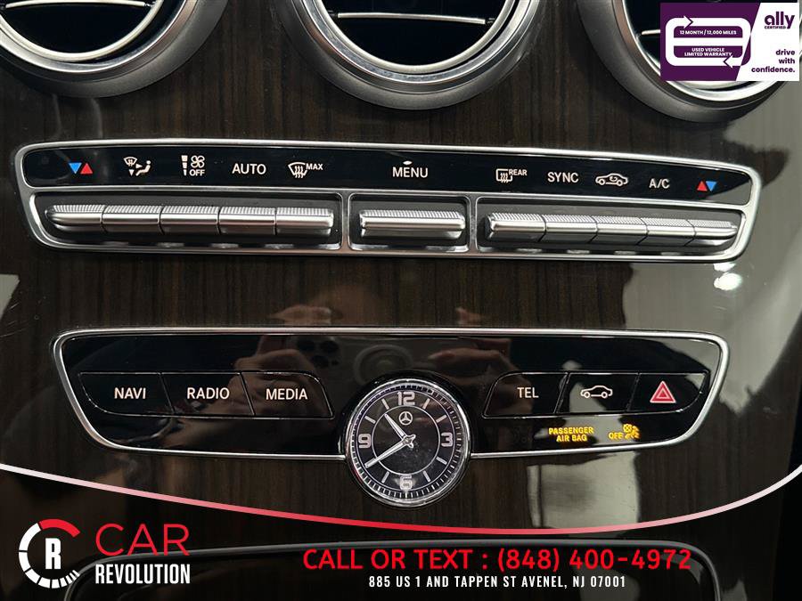 Used 2019 Mercedes-Benz C 300 4MATIC Sedan w/ Premium Package image 19