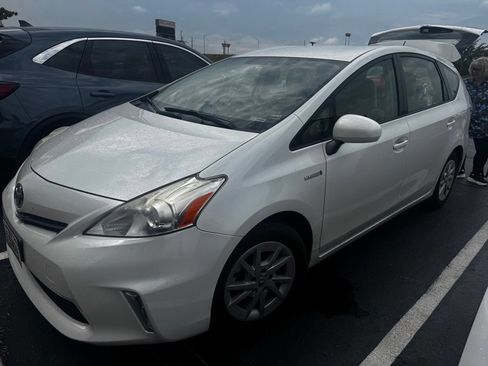Used 2012 Toyota Prius V Three w/ Preferred Accessory Pkg FWD image 3