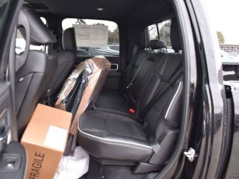 New 2026 RAM 3500 Laramie AWD/4WD image 33