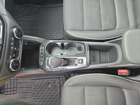 Used 2022 Chevrolet TrailBlazer RS w/ Sun and Liftgate Package FWD image 24