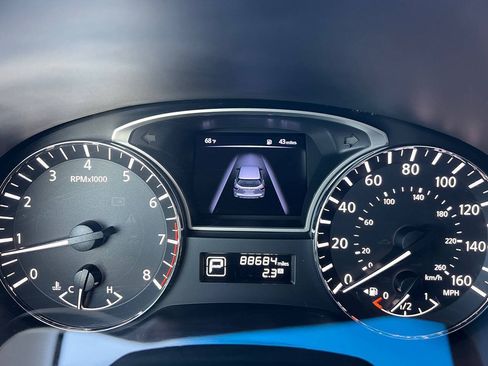 Used 2015 Nissan Pathfinder SV FWD image 36