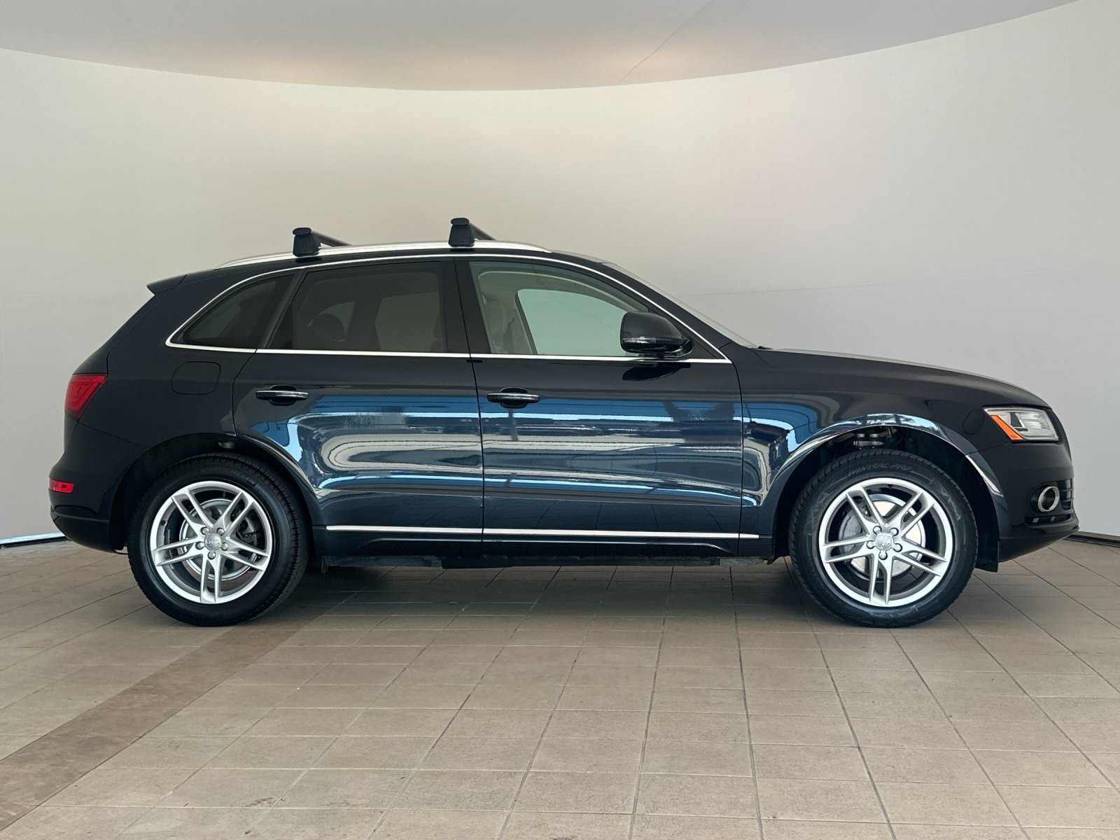 Used 2017 Audi Q5 2.0T Premium Plus w/ Technology Package AWD/4WD image 7