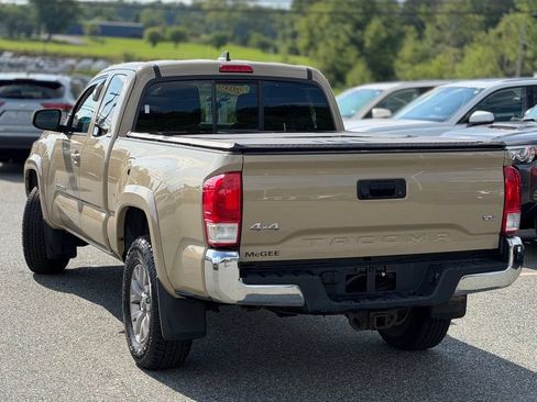 Used 2016 Toyota Tacoma SR5 w/ SR5 Appearance Package (SN) AWD/4WD image 3