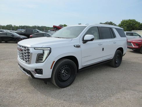 New 2026 GMC Yukon Denali w/ Denali Reserve Package AWD/4WD image 7