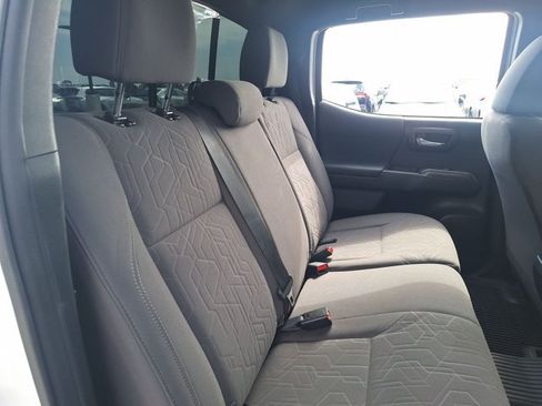 Used 2019 Toyota Tacoma TRD Off-Road AWD/4WD image 16