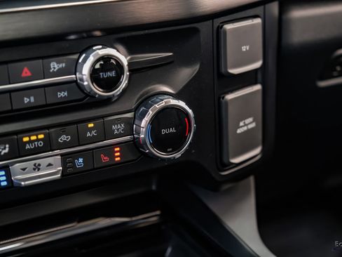 Used 2026 Ford F450 Lariat w/ FX4 Off-Road Package image 71