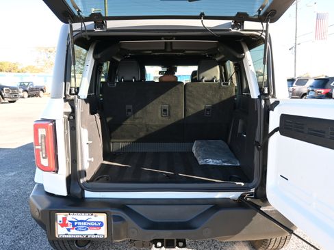 Used 2022 Ford Bronco Outer Banks image 5