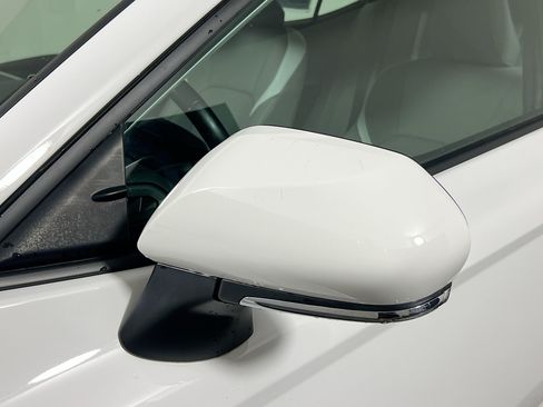 Used 2025 Toyota Camry SE FWD image 12