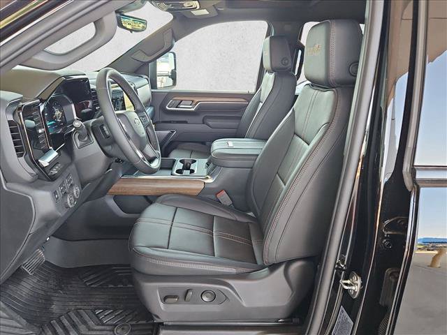 New 2026 Chevrolet Silverado 2500 High Country w/ Midnight Edition AWD/4WD image 4