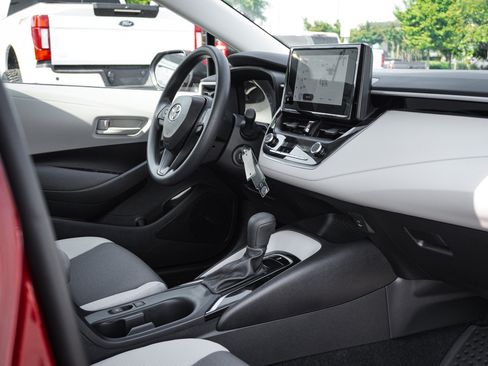 Used 2024 Toyota Corolla LE FWD image 35