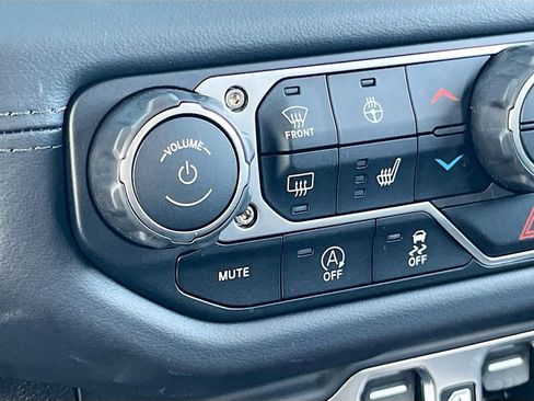 Used 2025 Jeep Wrangler Unlimited Rubicon w/ Safety Group image 19