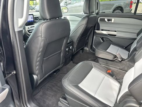 Certified 2023 Ford Explorer XLT w/ Equipment Group 202A AWD/4WD image 22
