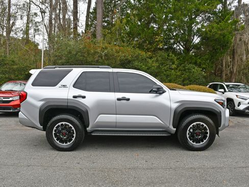 Certified 2025 Toyota 4Runner TRD Off-Road Premium image 5