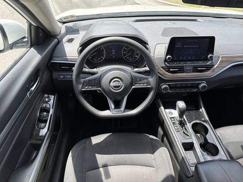 Used 2023 Nissan Altima 2.5 SV FWD image 24