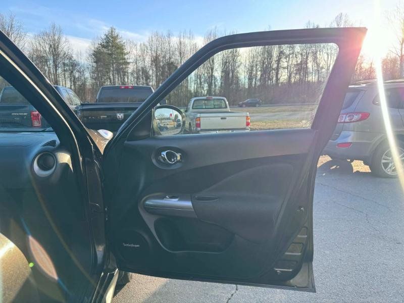 Used 2013 Nissan Juke SL AWD/4WD image 13