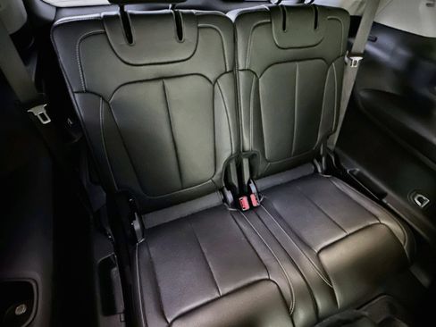 Used 2023 Jeep Grand Cherokee L Limited AWD/4WD image 27
