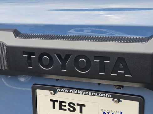 Certified 2025 Toyota 4Runner SR5 AWD/4WD image 27