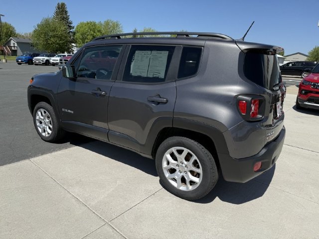 Used 2017 Jeep Renegade Latitude w/ Popular Equipment Group AWD/4WD image 7