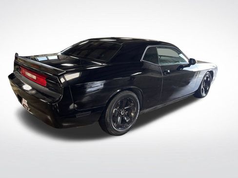 Used 2013 Dodge Challenger SXT RWD image 5