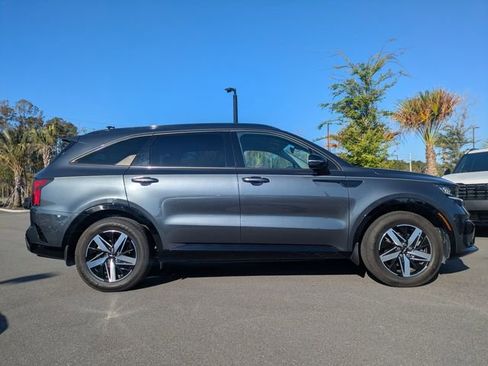 Used 2022 Kia Sorento EX FWD image 2