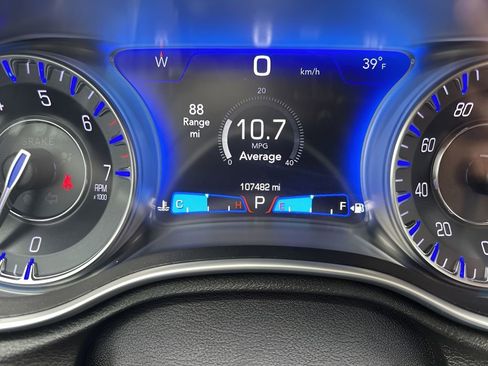 Used 2022 Chrysler 300 Touring image 22