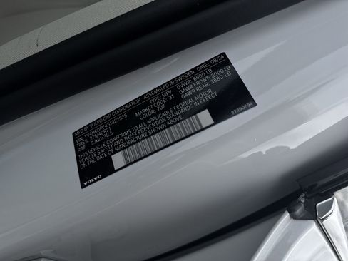 Used 2025 Volvo XC90 T8 Plus w/ Protection Package Premier image 35