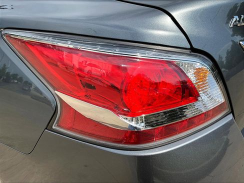 Used 2015 Nissan Altima 2.5 SL w/ Moonroof Package FWD image 23