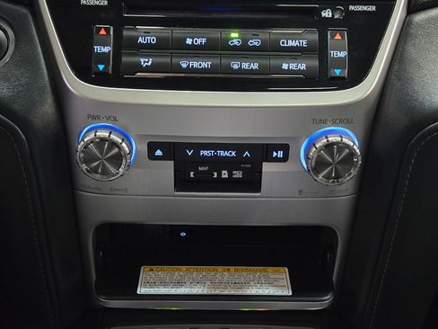 Used 2019 Toyota Land Cruiser AWD/4WD image 35