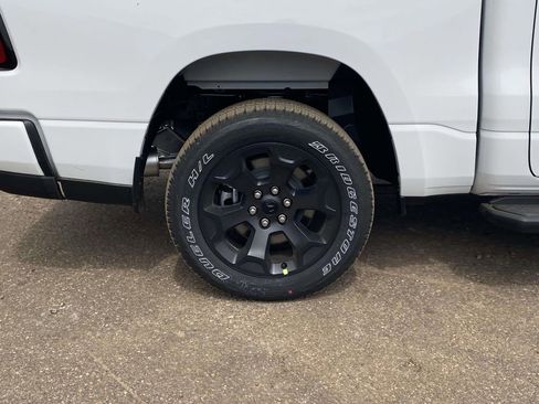 New 2026 RAM 1500 Express AWD/4WD image 8