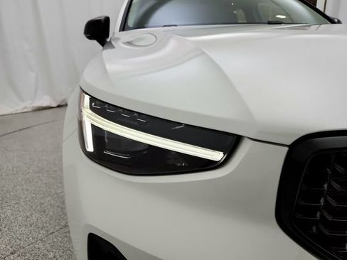 New 2026 Volvo XC40 B5 Ultra w/ Protection Package Premier AWD/4WD image 26