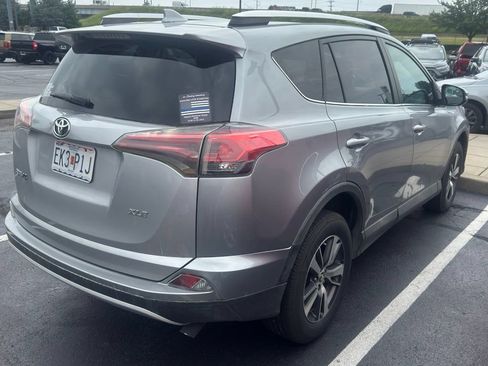 Used 2016 Toyota RAV4 XLE FWD image 5