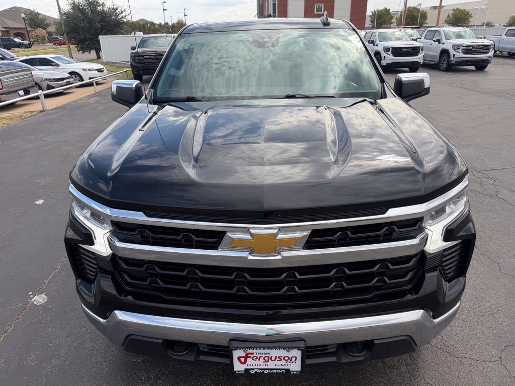 Used 2023 Chevrolet Silverado 1500 LT AWD/4WD image 9