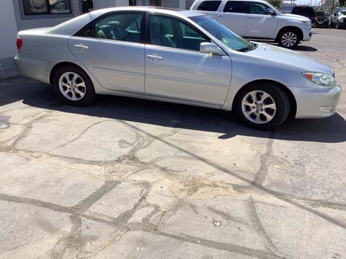 Used 2005 Toyota Camry XLE FWD image 7