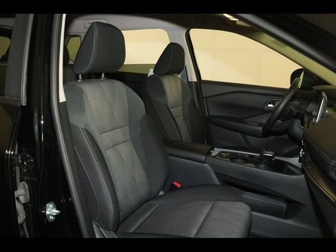 Used 2025 Nissan Rogue SV AWD/4WD image 28