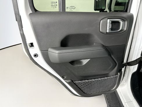 Used 2022 Jeep Wrangler Unlimited Sahara AWD/4WD image 26