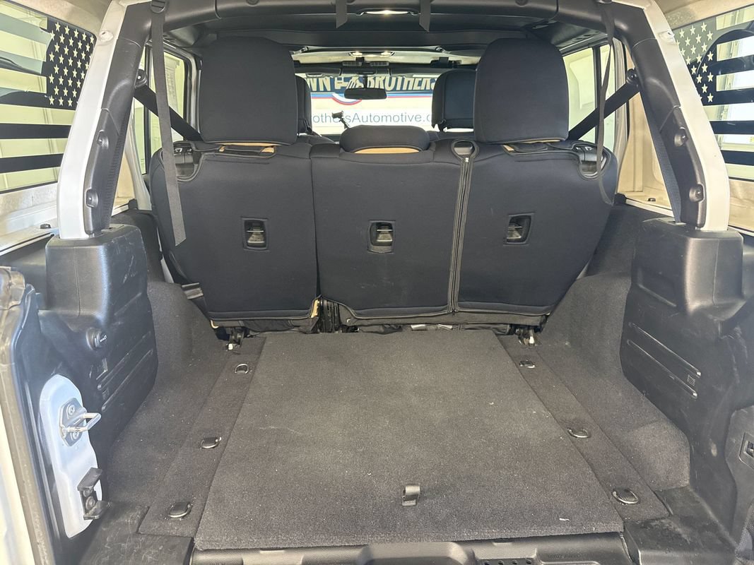 Used 2021 Jeep Wrangler Unlimited Sahara AWD/4WD image 6