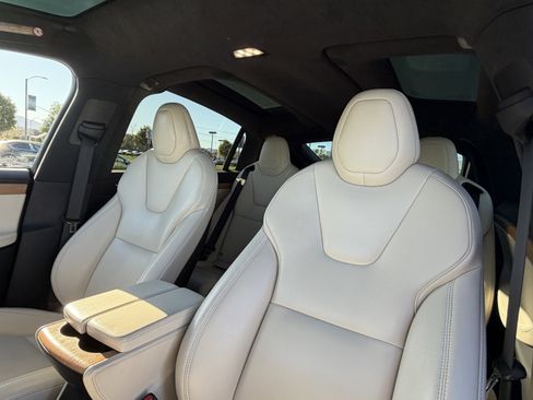 Used 2020 Tesla Model X Long Range image 19