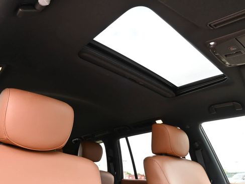 Used 2021 INFINITI QX80 Sensory w/ All-Season Package RWD image 25