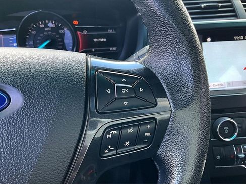 Used 2017 Ford Explorer XLT w/ XLT Technology Feature Bundle image 12