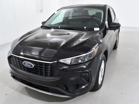 Used 2023 Ford Escape Active w/ Tech Pack #1 image 2