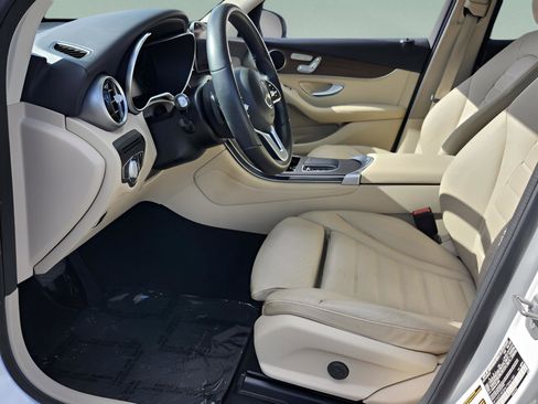 Used 2020 Mercedes-Benz GLC 300 4MATIC image 9
