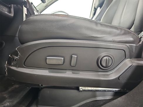 Used 2017 Chevrolet Traverse LT image 34