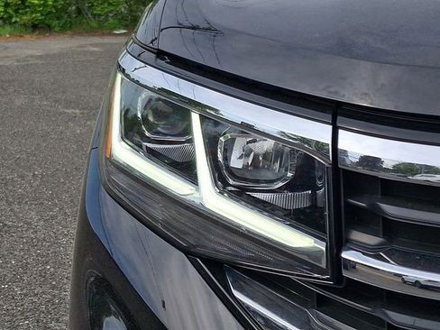 Used 2023 Volkswagen Atlas SEL AWD/4WD image 9