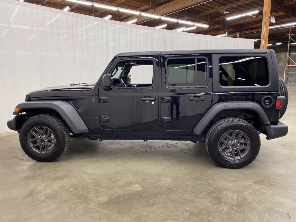Used 2024 Jeep Wrangler Unlimited Sport AWD/4WD image 3
