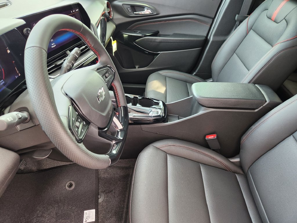 New 2026 Chevrolet Trax RS w/ Sunroof Package FWD image 9