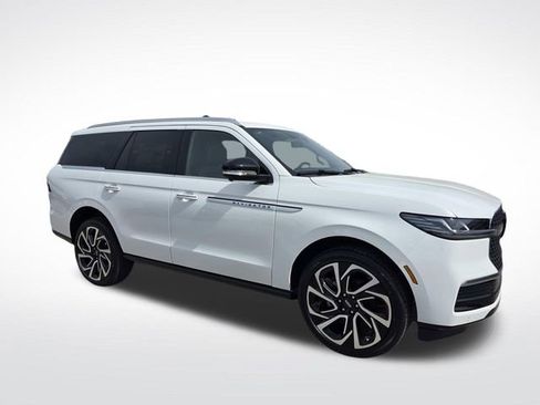 New 2026 Lincoln Navigator Reserve image 1