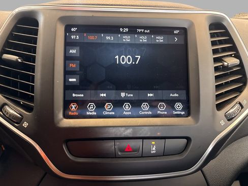 Used 2022 Jeep Cherokee Latitude Lux AWD/4WD image 17
