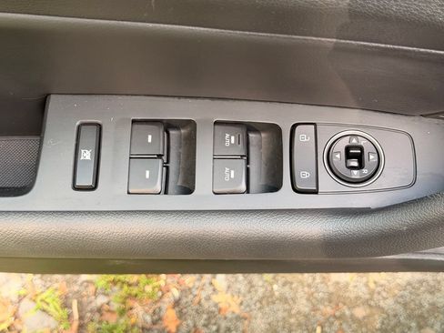 Used 2019 Hyundai Sonata Limited w/ Ultimate Package 04 FWD image 18