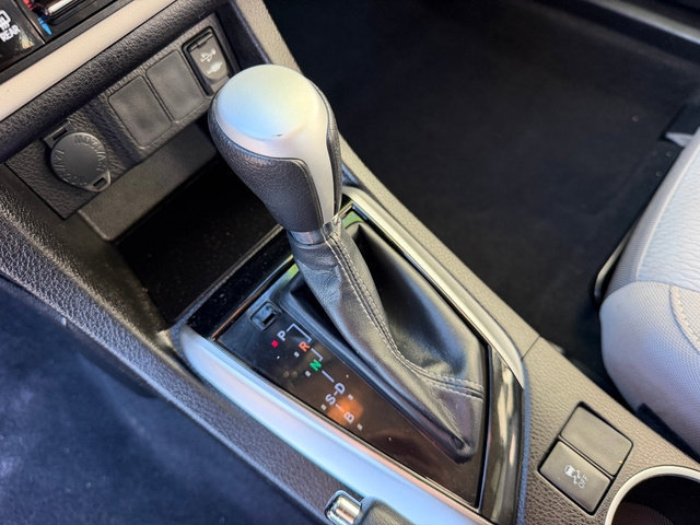 Used 2018 Toyota Corolla LE FWD image 24